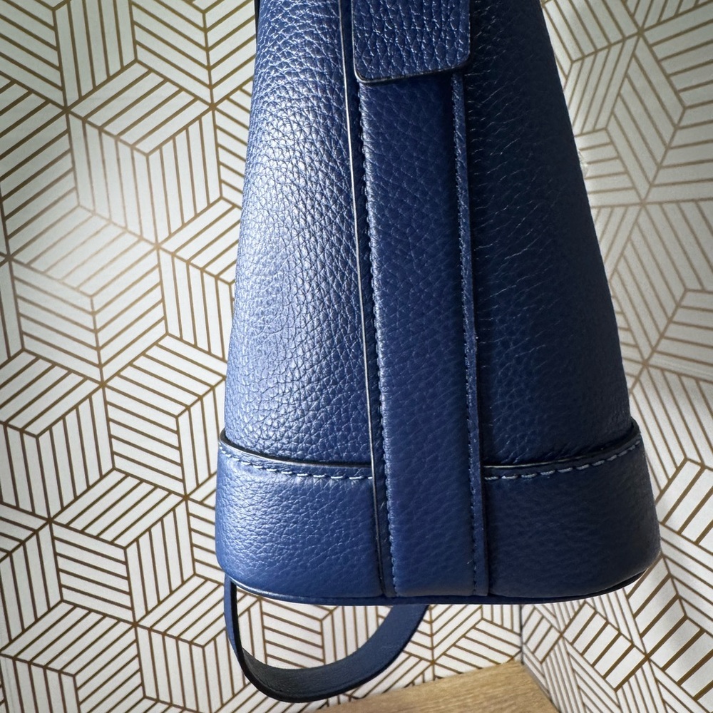 NWT Coach Jude Duffle Bag in Gold/Deep Blue - Picture 14 of 14
